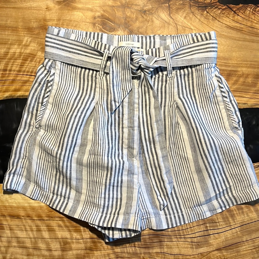 C&C California 100% Linen Paper Bag Shorts. Sz 6